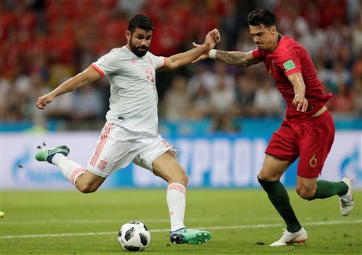 2025巴甲10月最佳球员：帕尔梅拉斯中锋维托尔-罗克